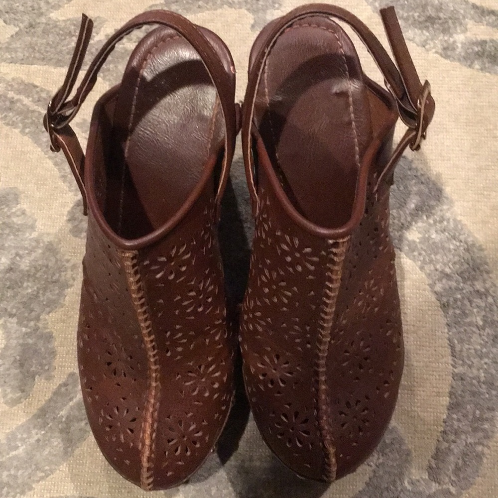 Clogs
